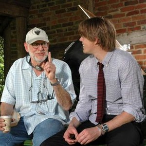 DEATH AT A FUNERAL, director Frank Oz, Kris Marshall, on set, 2007. ©MGM