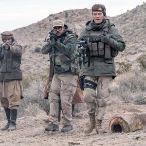 12 STRONG, BEN O'TOOLE (CENTER), MICHAEL SHANNON (RIGHT), 2018. PH: DAVID JAMES/© WARNER BROS. PICTURES