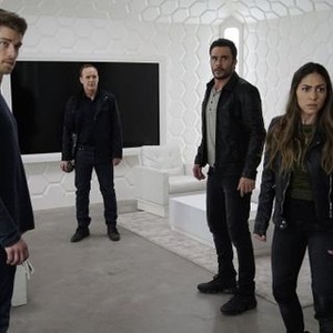 Marvel's Agents of S.H.I.E.L.D., from left: Luke Mitchell, Clark Gregg, Juan Pablo Raba, Natalia Cordova-Buckley, 'The Team', Season 3, Ep. #17, 04/19/2016, ©ABC