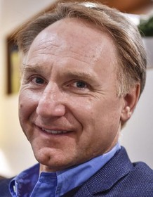 Dan Brown