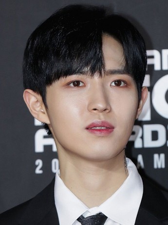 1580523_v9_aa.jpg