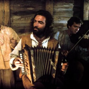 BELIZAIRE THE CAJUN, Armand Assante (center), 1986