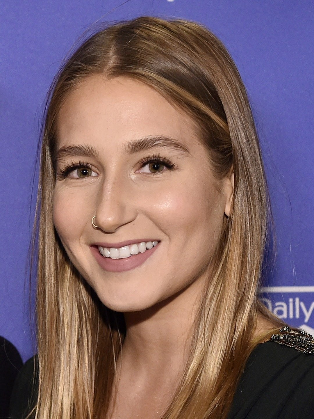 Amanda Batula Pictures | Rotten Tomatoes