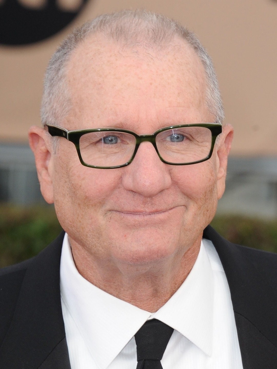 Ed O'Neill -- Modern Dad Bod (PHOTO)