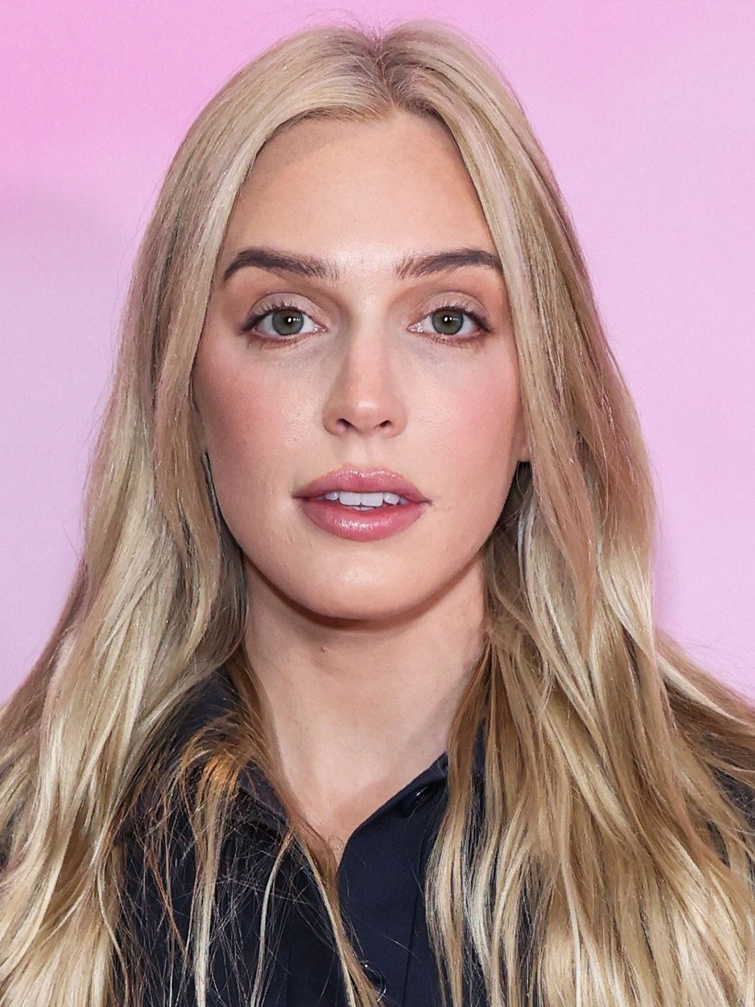 Alexandra Cooper Pictures | Rotten Tomatoes