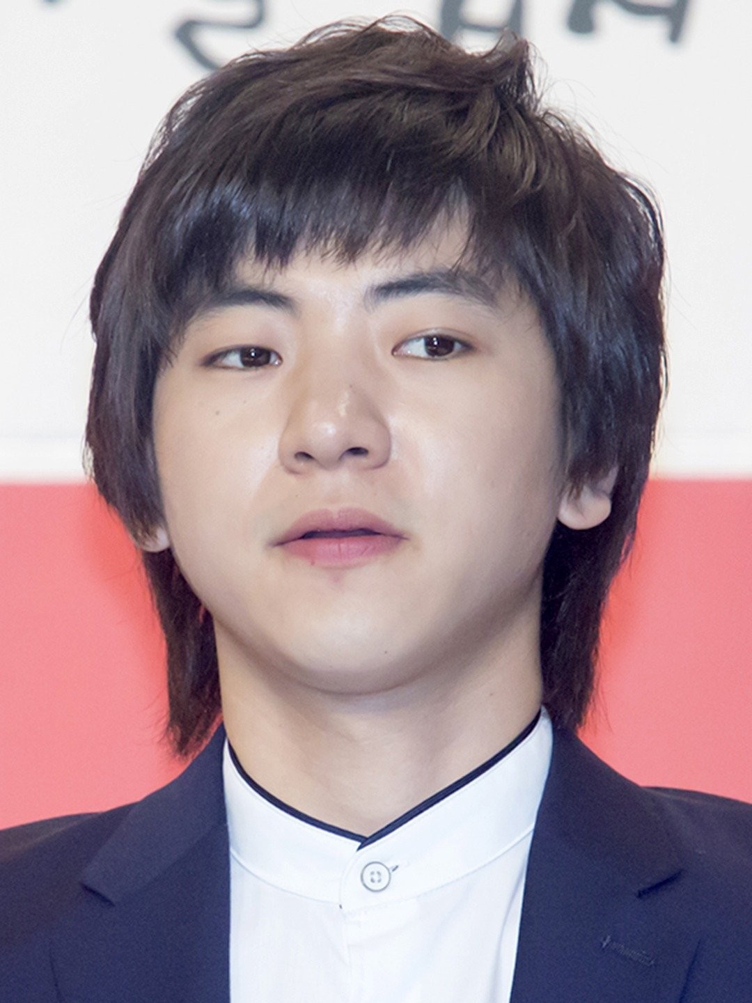 Lee Seung-ju Pictures | Rotten Tomatoes