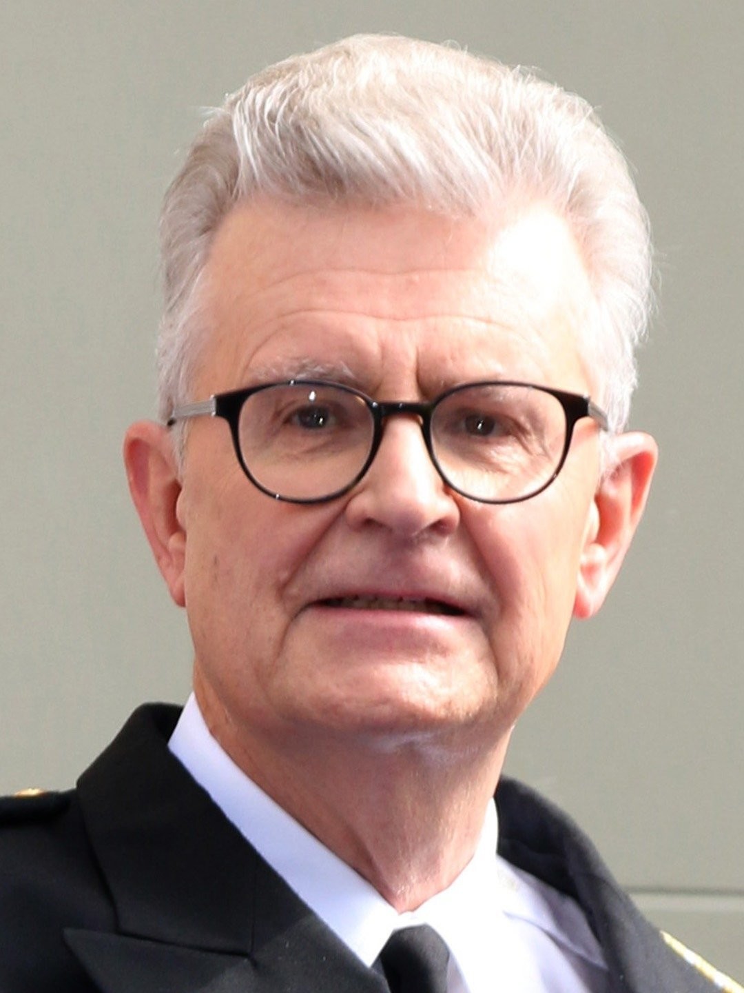 how old is fred grandy - Ilustrasi 3
