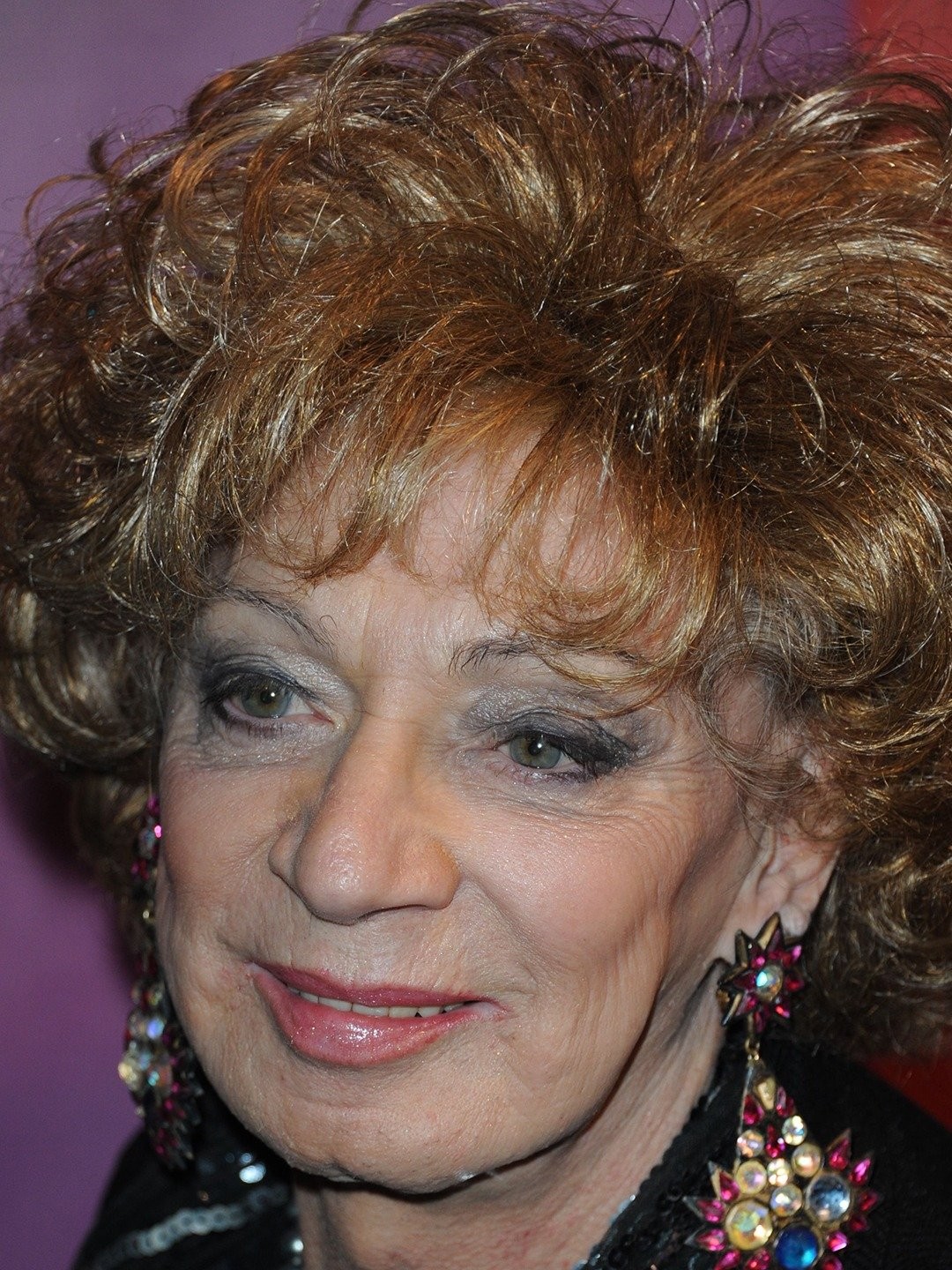 holly-woodlawn-s-instagram-twitter-facebook-on-idcrawl