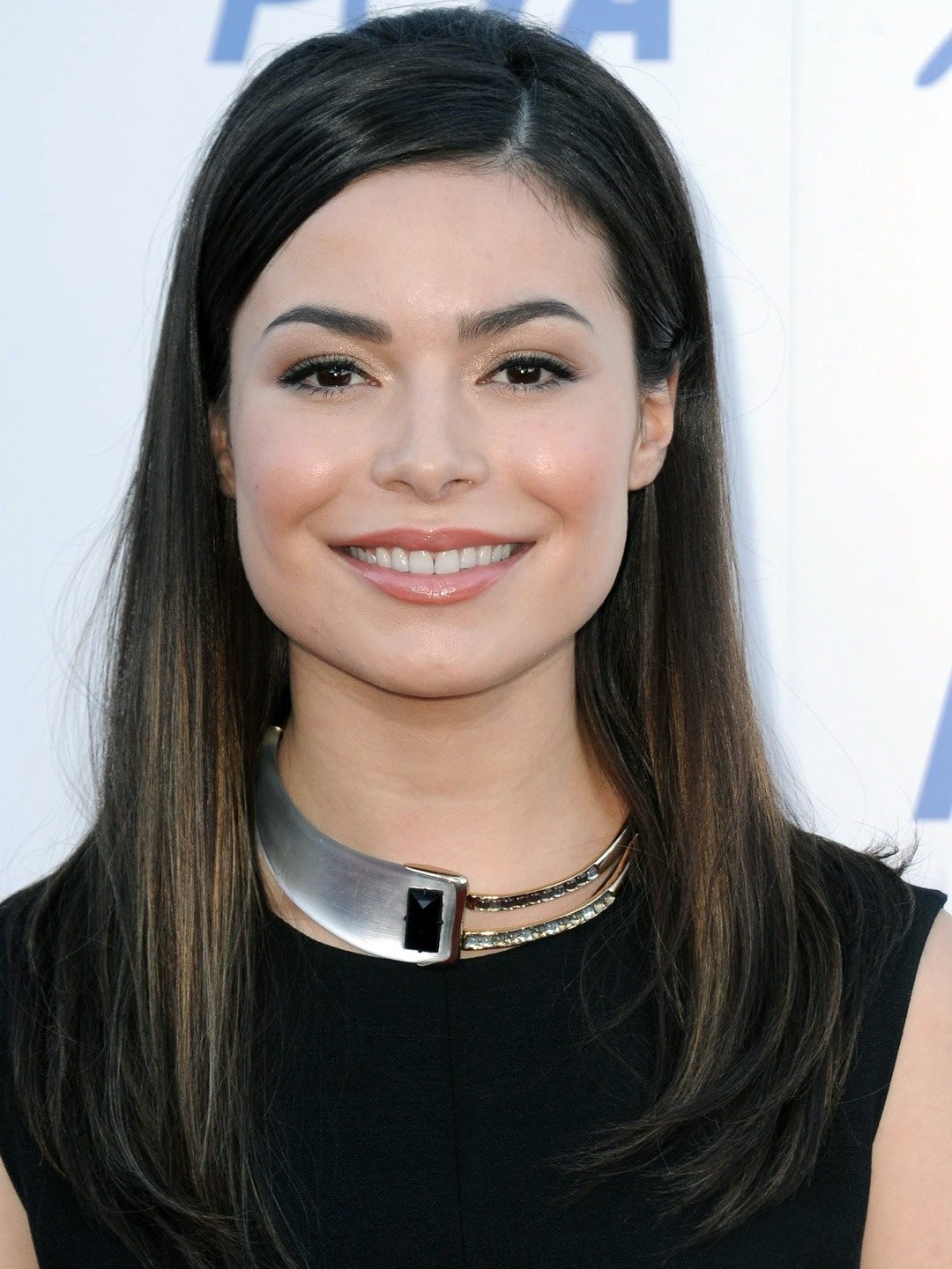 Голая Миранда Косгроув (Miranda Cosgrove)