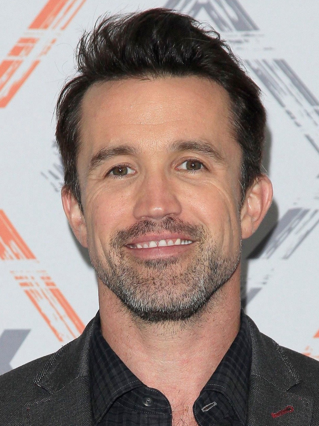 American actor Rob McElhenney apologises for butchering the