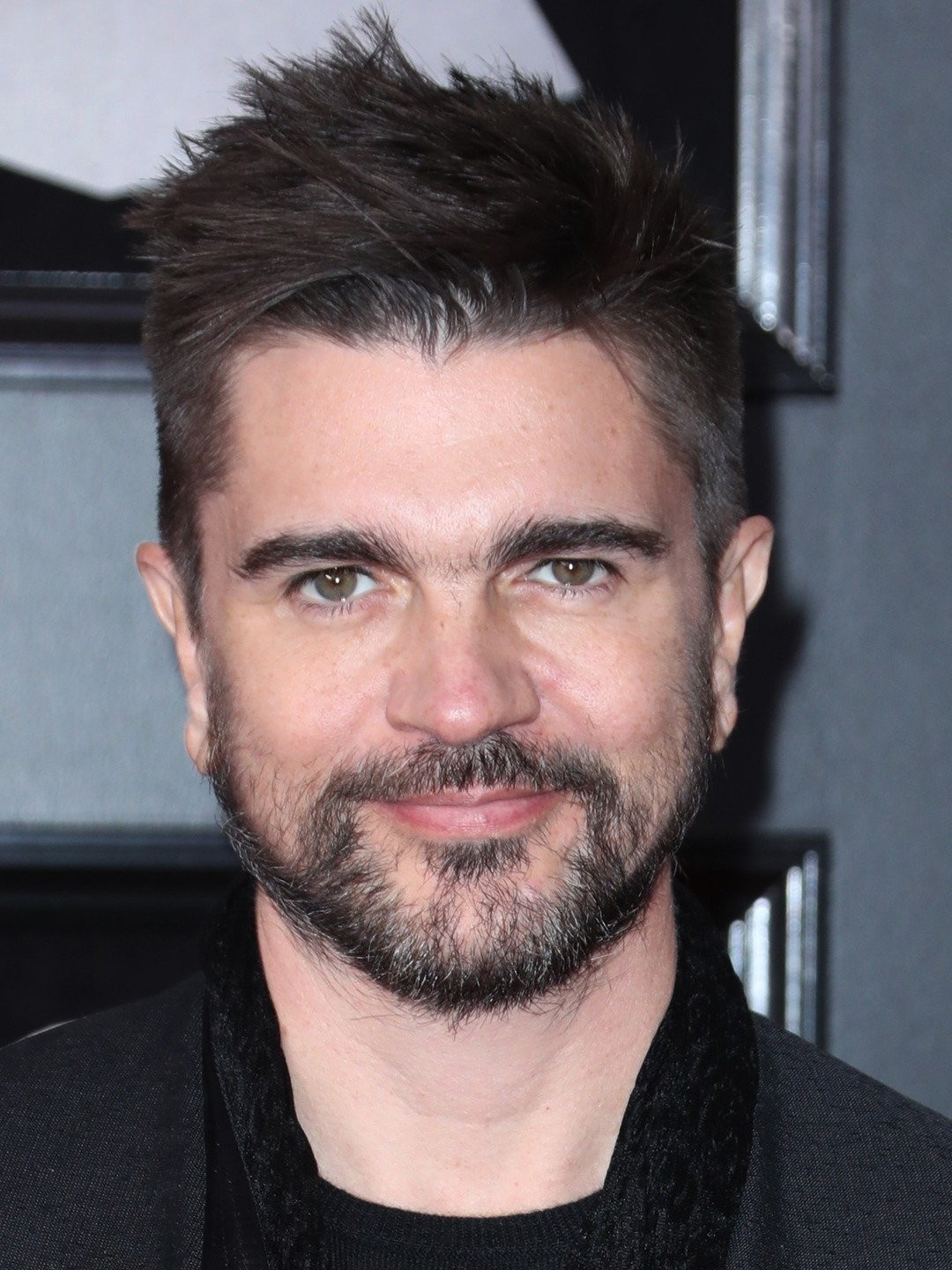 where was juanes born - Ilustrasi 3