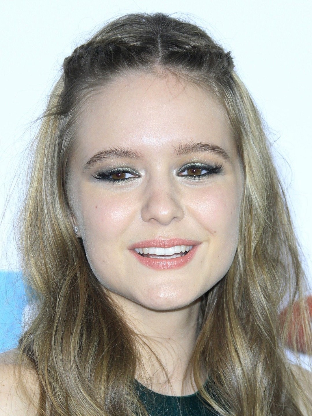 Izabela Vidovic Pictures | Rotten Tomatoes