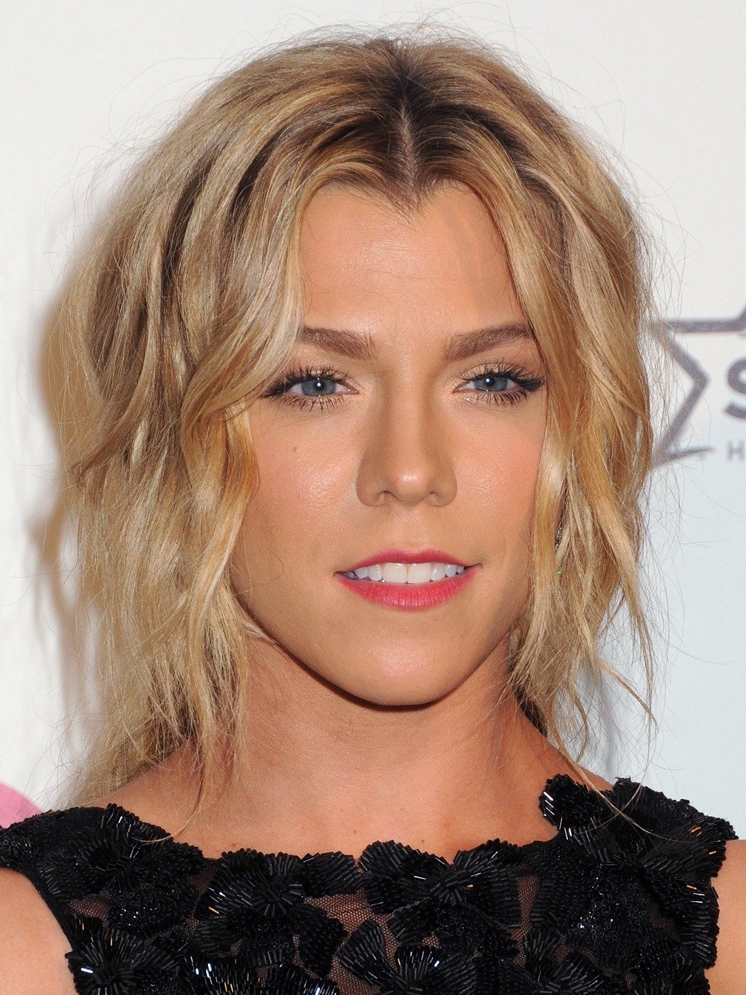 Kimberly Perry Pictures | Rotten Tomatoes