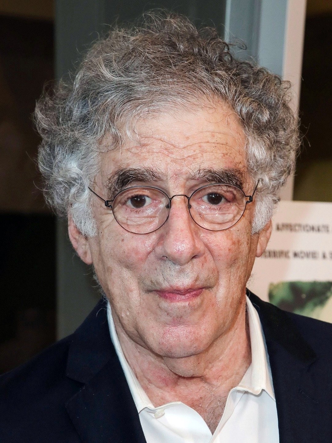 Elliott Gould alive and kicking