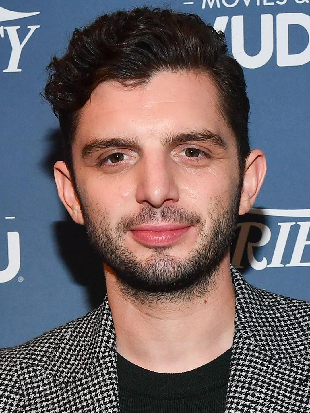 Leighton Meester Looks Chic in Prada as She Supports Her Husband Adam Brody  at the Emmys, image size:1080x1440