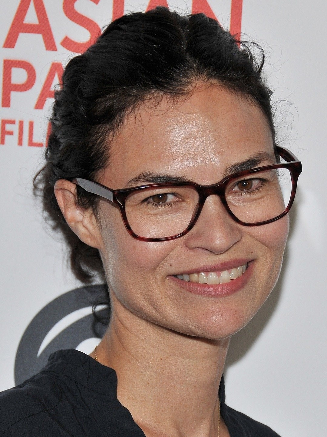 Danielle Renfrew Behrens Pictures | Rotten Tomatoes