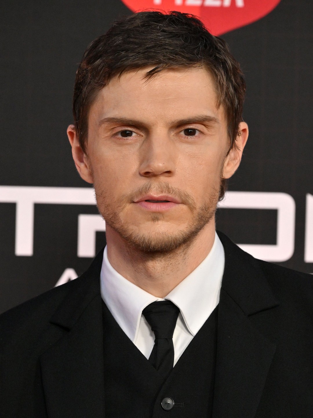 Evan Peters
