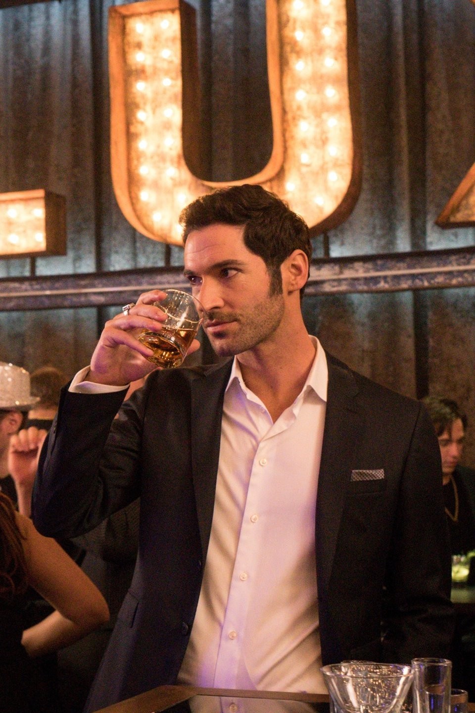 Watch lucifer season sale 1 episode 8