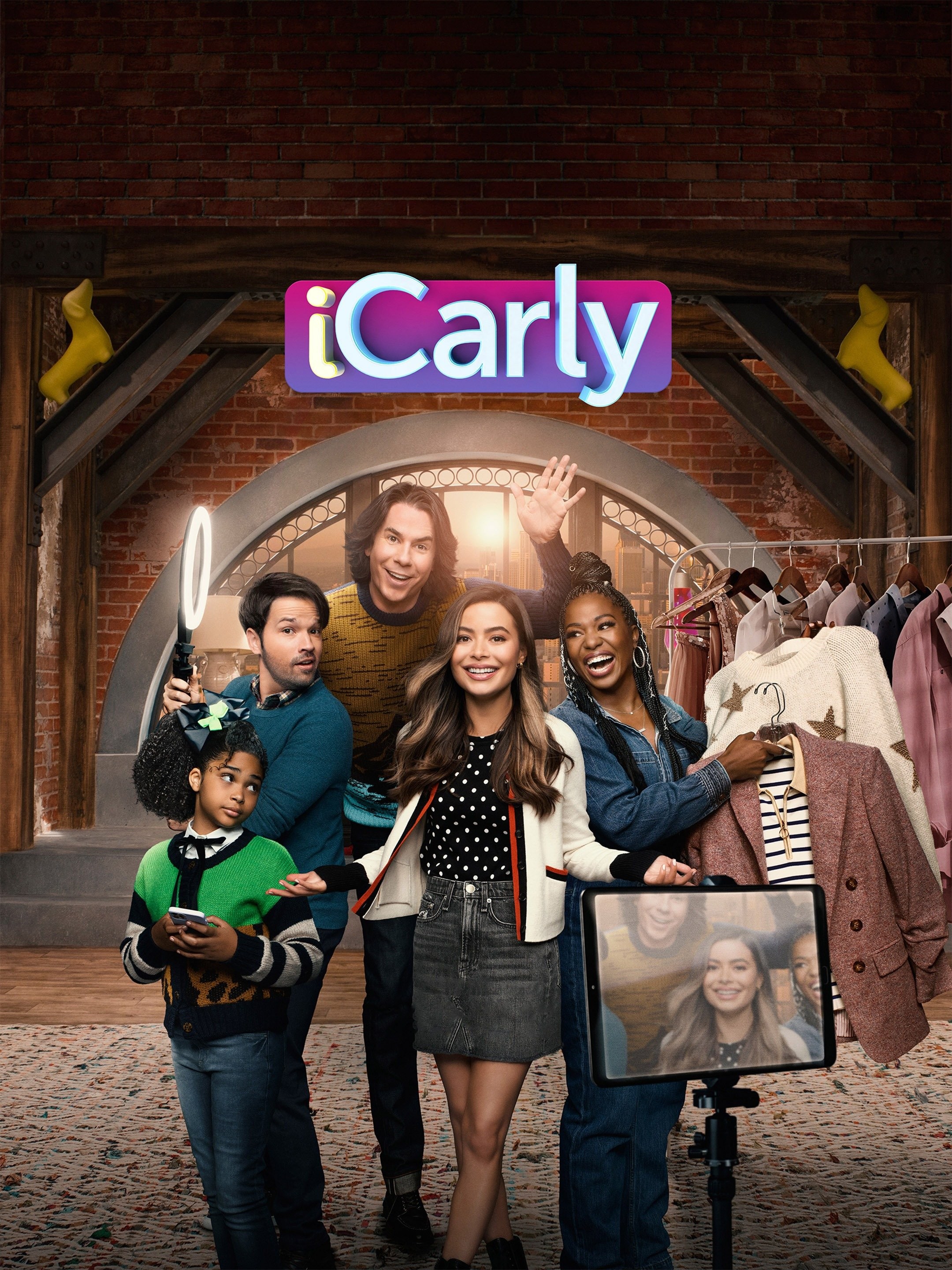 ICarly': Miranda Cosgrove Thinks Carly and Freddie Are Meant to Be