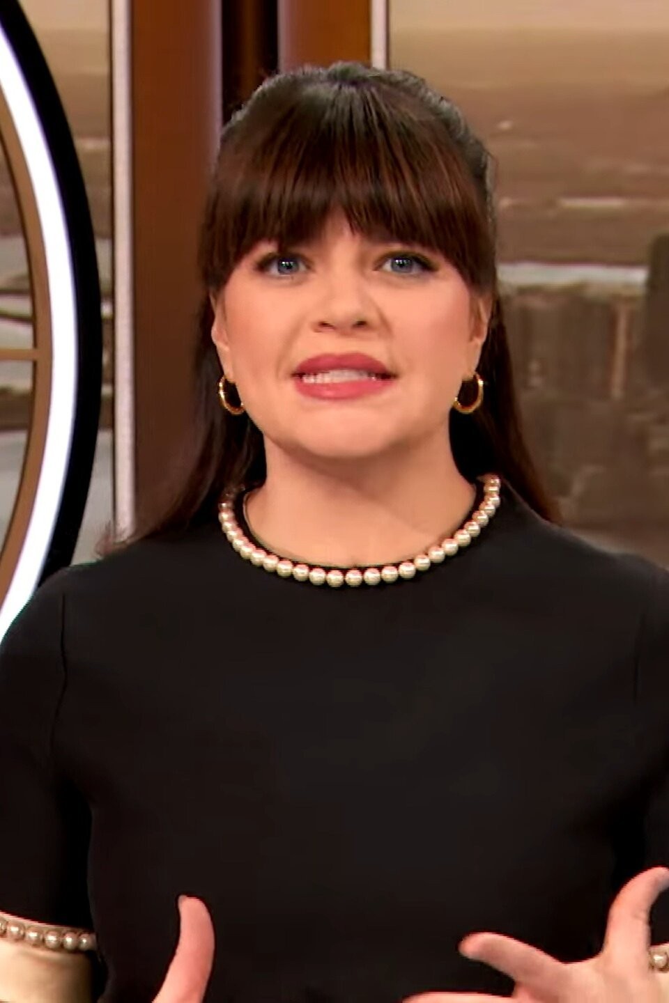 Beauty Week; Casey Wilson; Drew's News Ask a Deskpert Beauty Edition