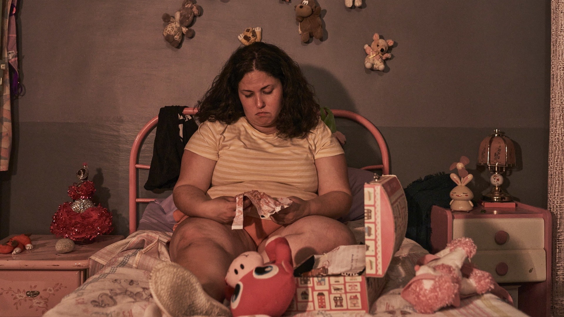 Piggy Review: Bodily Insecurities Drive a Gutsy Spanish Horror Debut