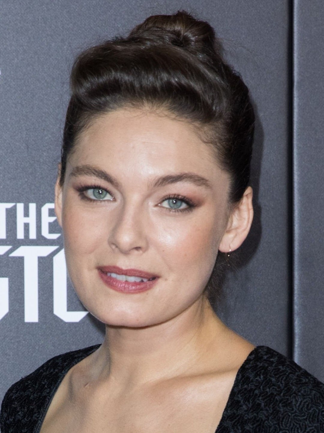 Alexa Davalos | Rotten Tomatoes