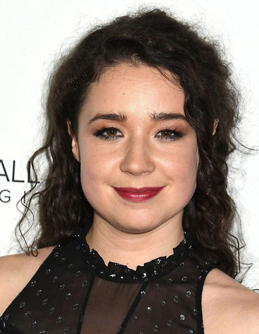 Sarah Steele