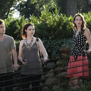 Gossip Girl, Penn Badgley (L), Michelle Trachtenberg (C), Leighton Meester (R), 'Gone Maybe Gone', Season 6, Ep. #1, 10/08/2012, ©KSITE