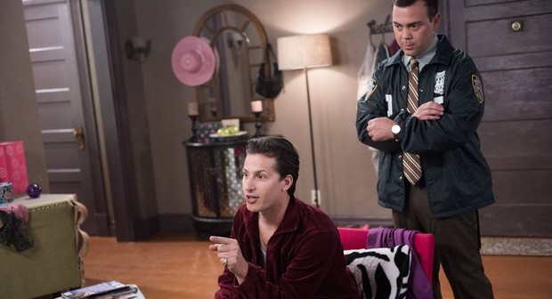 Brooklyn nine nine season 1 episode 2 watch online store