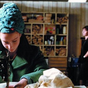 SEQUINS, (aka BRODEUSES), Lola Naymark, Ariane Ascaride, 2004, (c) New Yorker