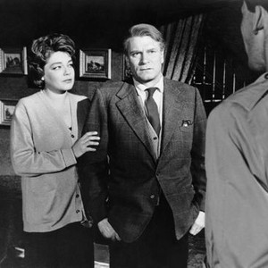 TERM OF TRIAL, from left, Simone Signoret, Laurence Olivier, 1962