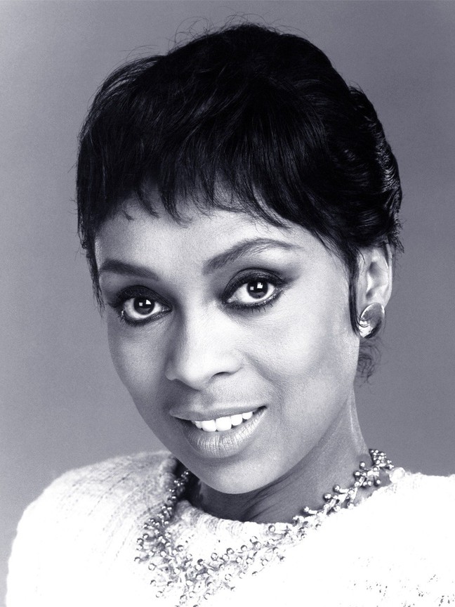 Images of lola falana today