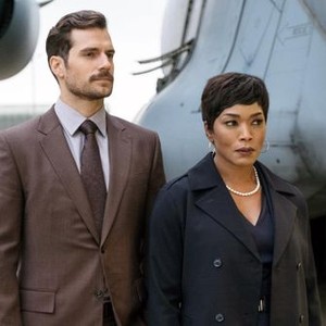 MISSION: IMPOSSIBLE - FALLOUT, FROM LEFT: HENRY CAVILL, ANGELA BASSETT, 2018. PH: CHIABELLA JAMES/© PARAMOUNT