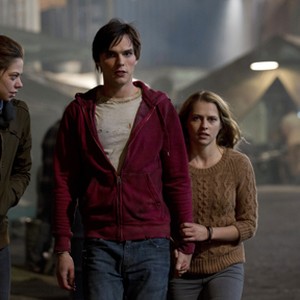 (L-R) Analeigh Tipton as Nora, Nicholas Hoult as R and Teresa Palmer as Julie in "Warm Bodies." photo 1
