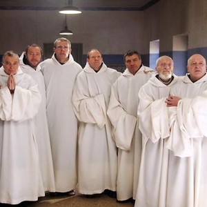 OF GODS AND MEN, (aka DES HOMMES ET DES DIEUX), Olivier Rabourdin (second from left), Lambert Wilson (third from left), Jacques Herlin (second from right), 2010. ©Sony Pictures Classics