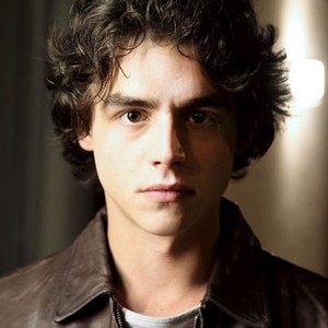 Pierre Perrier as Simon
