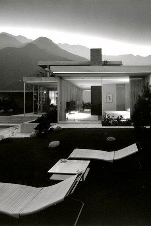 アート・デザイン・音楽 A Constructed View Julius Shulman アート・デザイン・音楽 A Constructed View Julius Shulman A