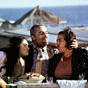 UGLY, DIRTY AND BAD, (AKA BRUTTI, SPORCHI E CATTIVI), LEFT: MARIA LUISA SANTELLA, CENTER: NINO MANFREDI, 1976. ©NEW LINE CINEMA