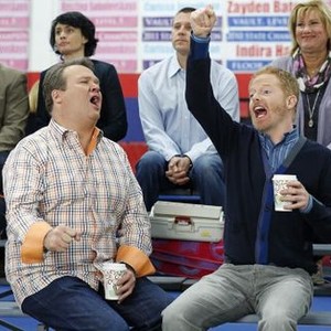 Modern Family, Eric Stonestreet (L), Jesse Tyler Ferguson (R), 'Games People Play', Season 4, Ep. #23, 05/15/2013, ©ABC