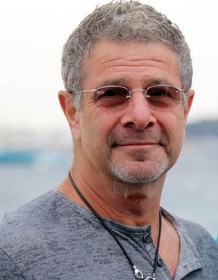Gil Junger