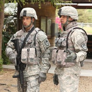 Enlisted, Parker Young (L), Chris Lowell (R), 'Randy Get Your Gun', Season 1, Ep. #2, 01/17/2014, ©FOX