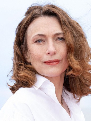 Natasha Lindinger yalangoch