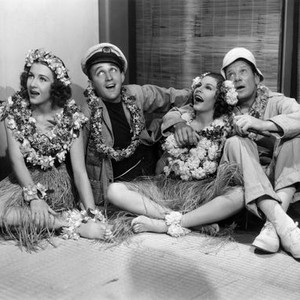 WAIKIKI WEDDING, Shirley Ross, Bing Crosby, Martha Raye, Bob Burns, 1937.