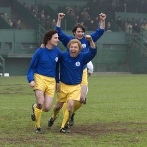 THE DAMNED UNITED, Peter McDonald (left of center), Stephen Graham (front right), 2009. ©Sony Pictures