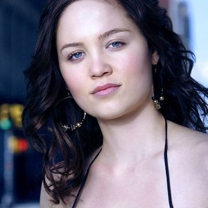Erika Christensen as Mae Anderson