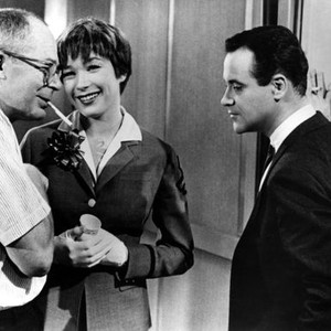 THE APARTMENT, director Billy Wilder, Shirley MacLaine, Jack Lemmon on set, 1960