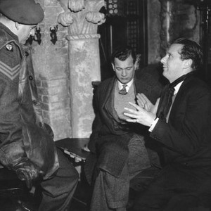 THE THIRD MAN, Bernard Lee, Joseph Cotten, director Carol Reed, on-set, 1949