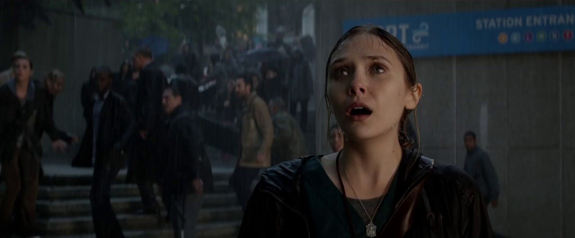 'Godzilla' (2014) dibintangi oleh Elizabeth Olsen.