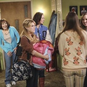 The Middle, Patricia Heaton (L), Bailey Buntain (C), Lauren Manix (R), 'From Orson with Love', Season 4, Ep. #20, 05/01/2013, ©ABC