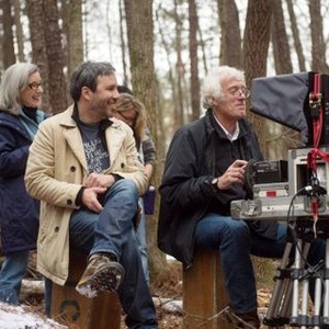 PRISONERS, front, from left: director Denis Villeneuve, cinematographer Roger Deakins, on set, 2013. ph: Wilson Webb/©Warner Bros.